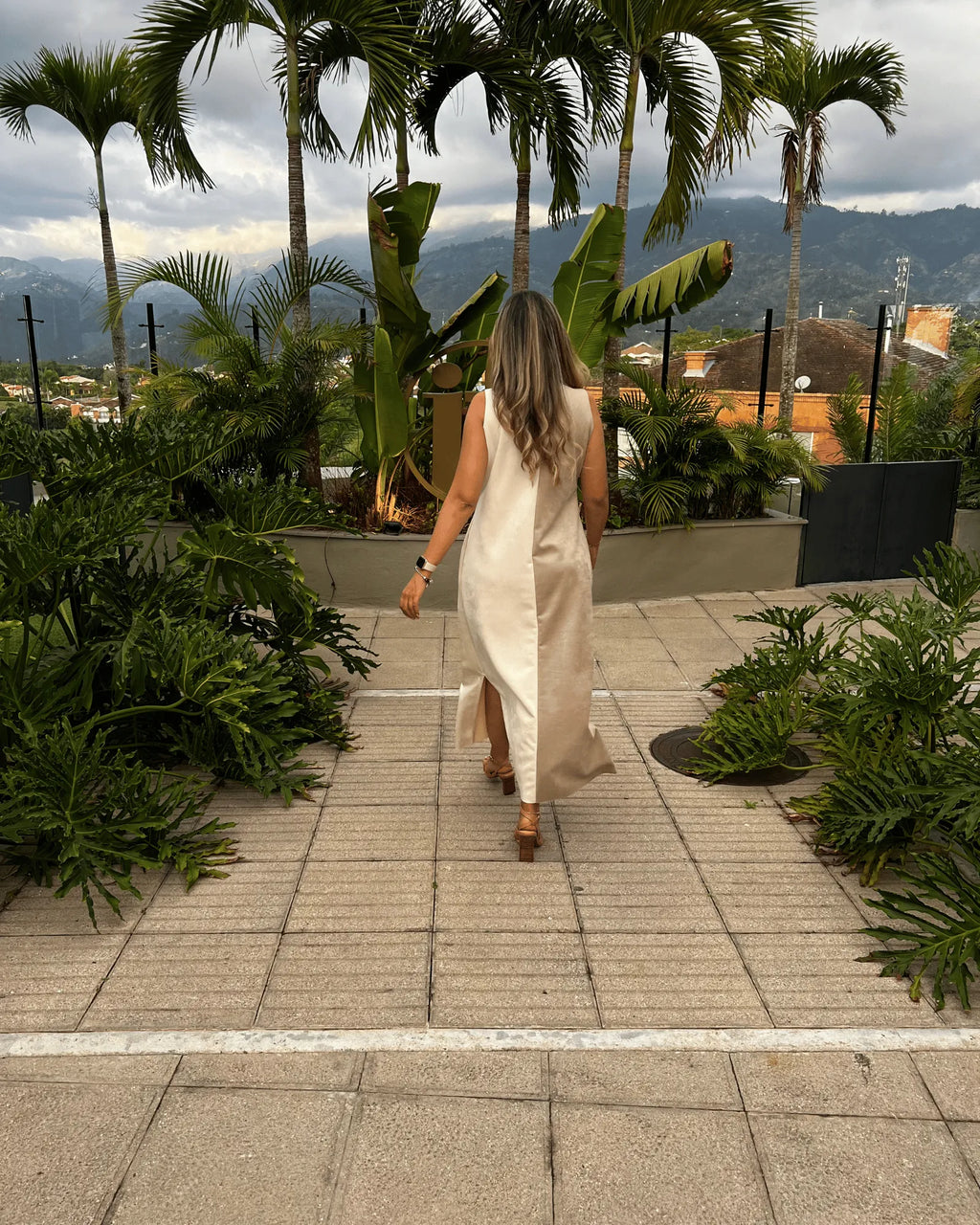 VESTIDO ORIGEN LARGO